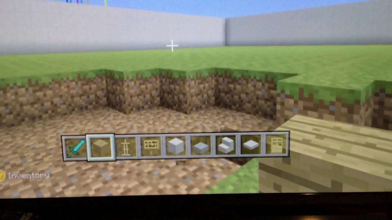 How to break grass blocks in Minecraft (Xbox 360 Edition)